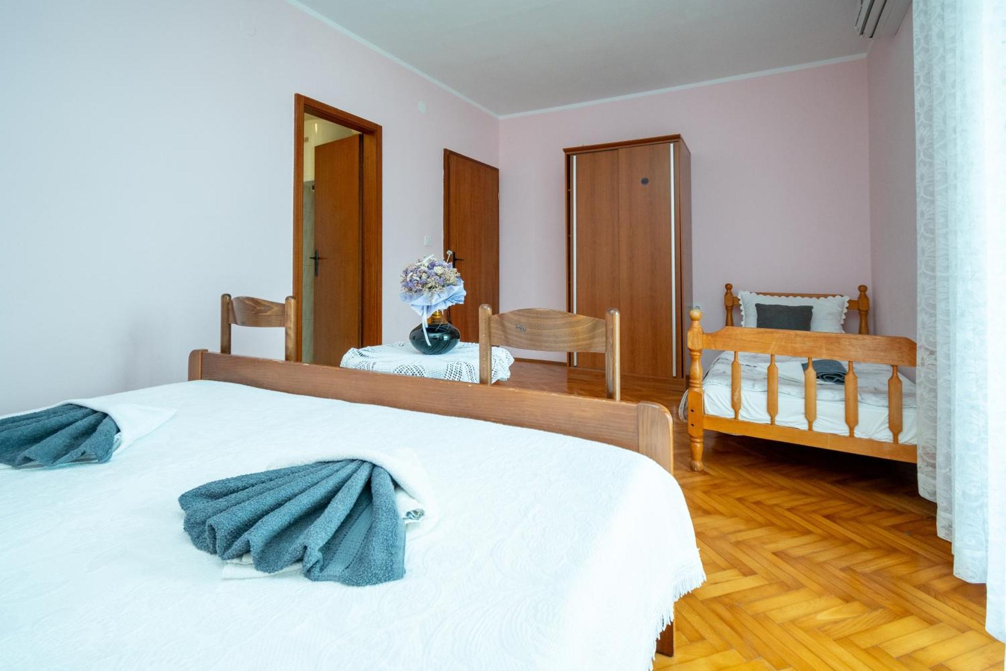 Apartments And Rooms With Parking Space Zubovici, Pag - 16063 Room photo